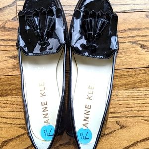 Anne Klein NWT Black loafers